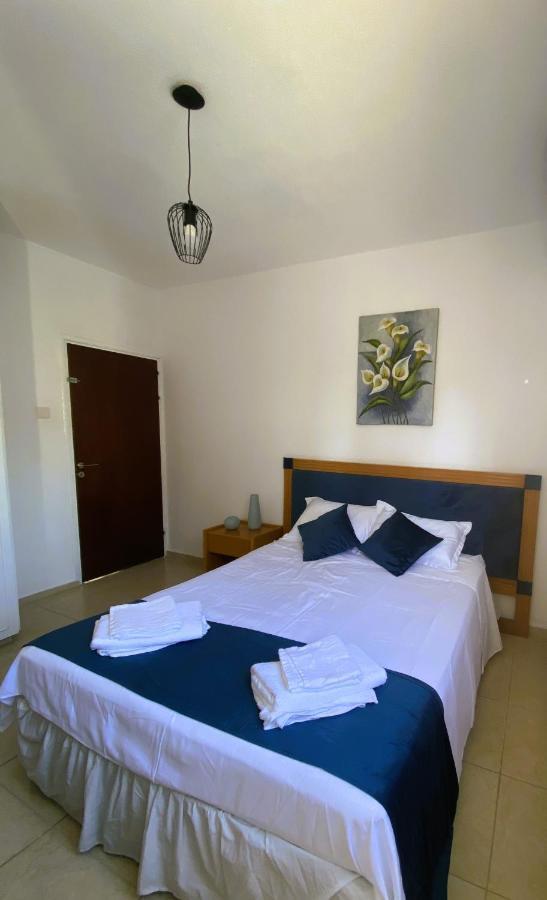 Penny'S Kato Paphos Apartment 외부 사진
